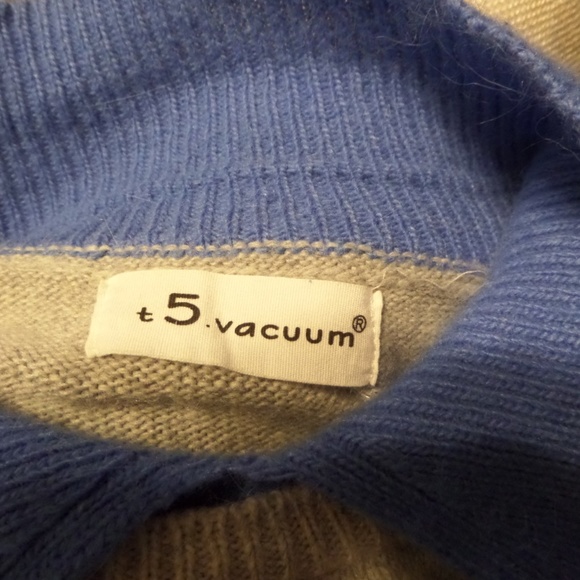T 5.VACUUM WOMEN'S Gray and Light Blue KNIT Sweate - Picture 6 of 6
